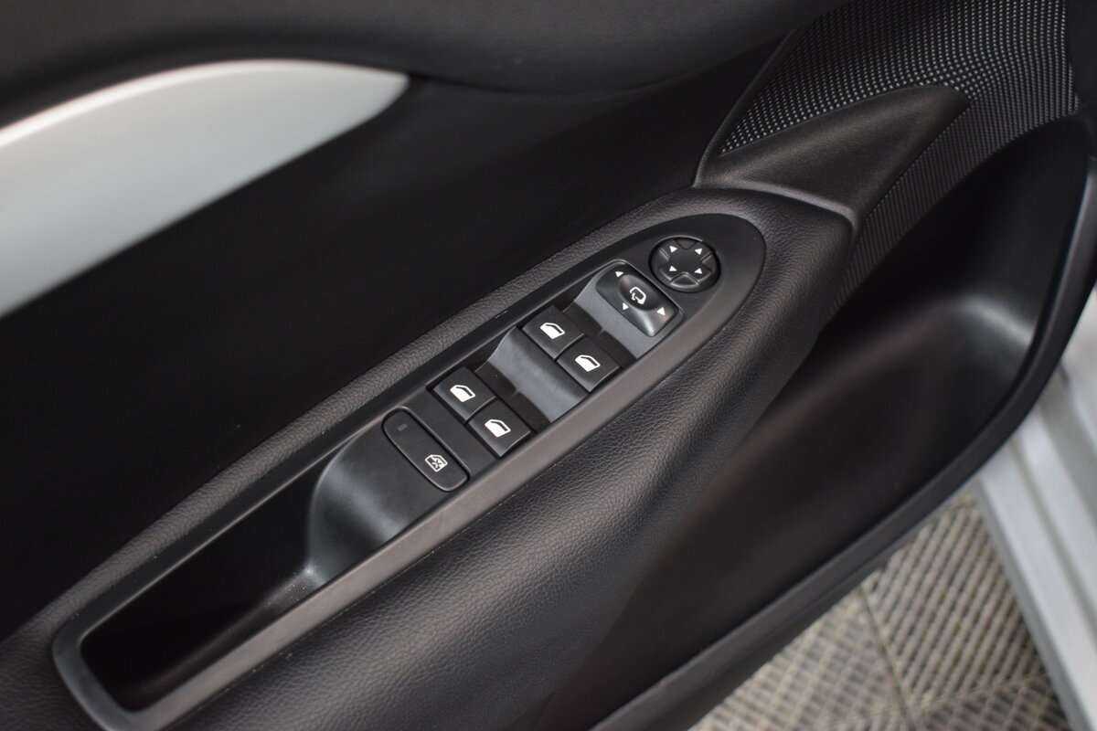 Б/У Ситроен Ц4 2020 года. Фото: #13