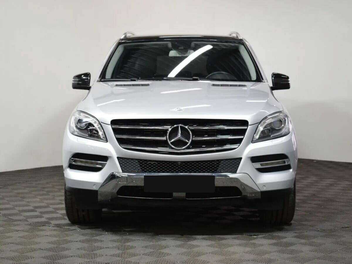 Б/У Мерседес-Бенц М-Класс 2014 года. Фото: #1