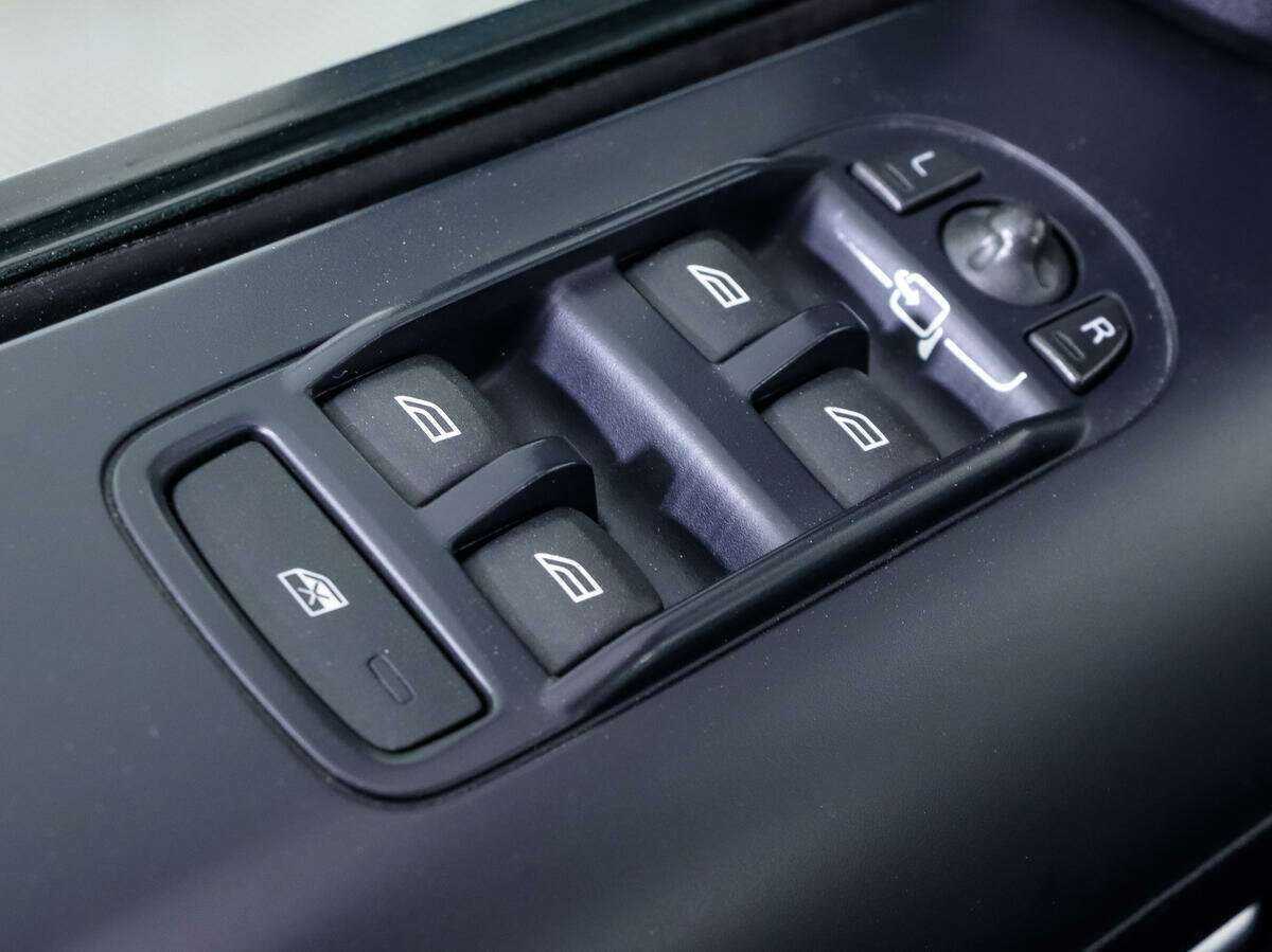 Б/У Лэнд Ровер Фрилендер 2014 года. Фото: #12