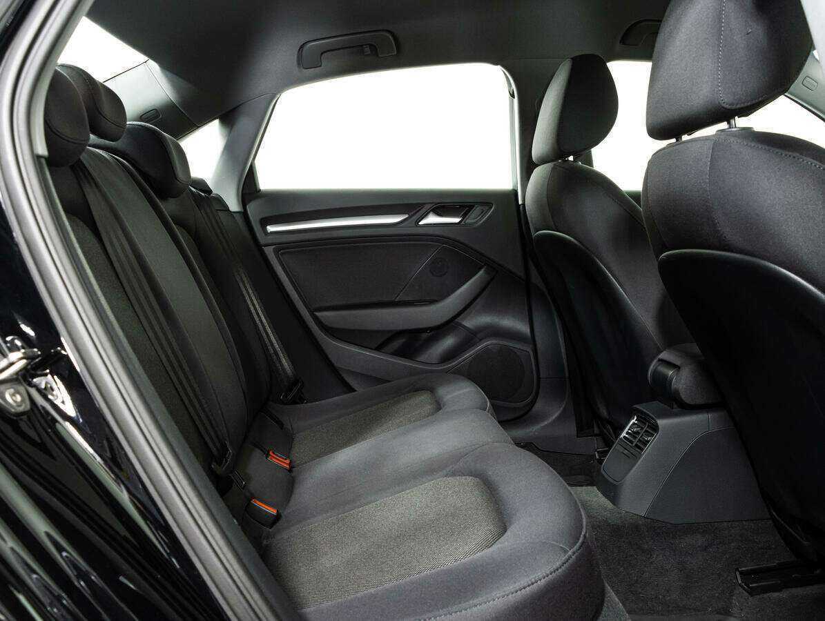 Б/У Ауди А3 2018 года. Фото: #9