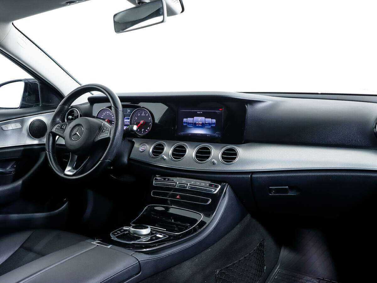 Б/У Мерседес-Бенц Е-Класс 2016 года. Фото: #8