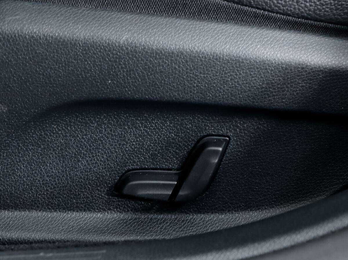 Б/У Мерседес-Бенц Е-Класс 2016 года. Фото: #13