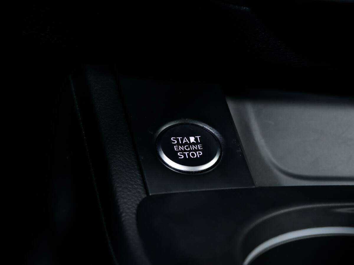 Б/У Ауди А4 2015 года. Фото: #11