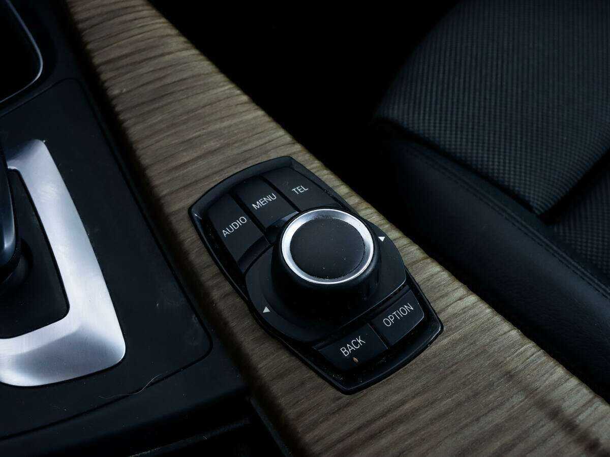 Б/У БМВ 3 серии 2014 года. Фото: #10