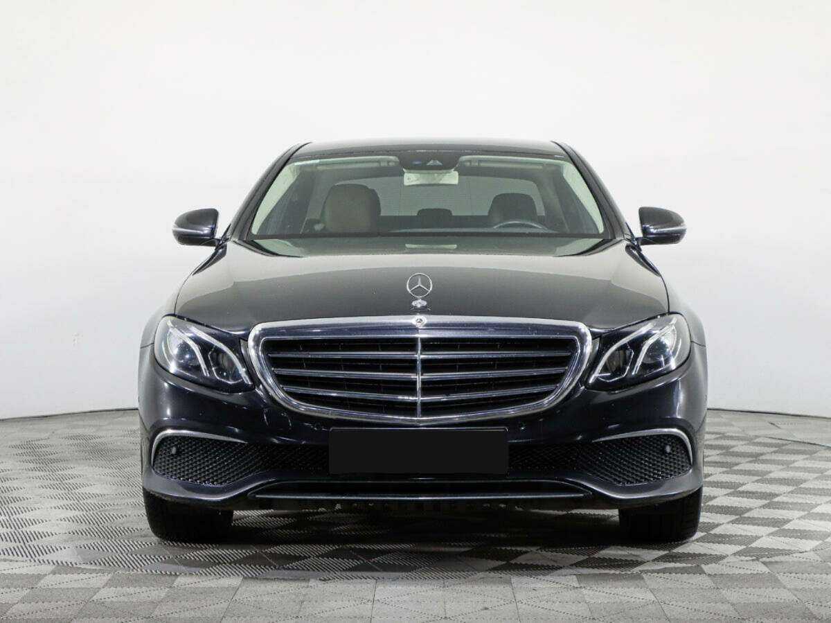 Б/У Мерседес-Бенц Е-Класс 2016 года. Фото: #1