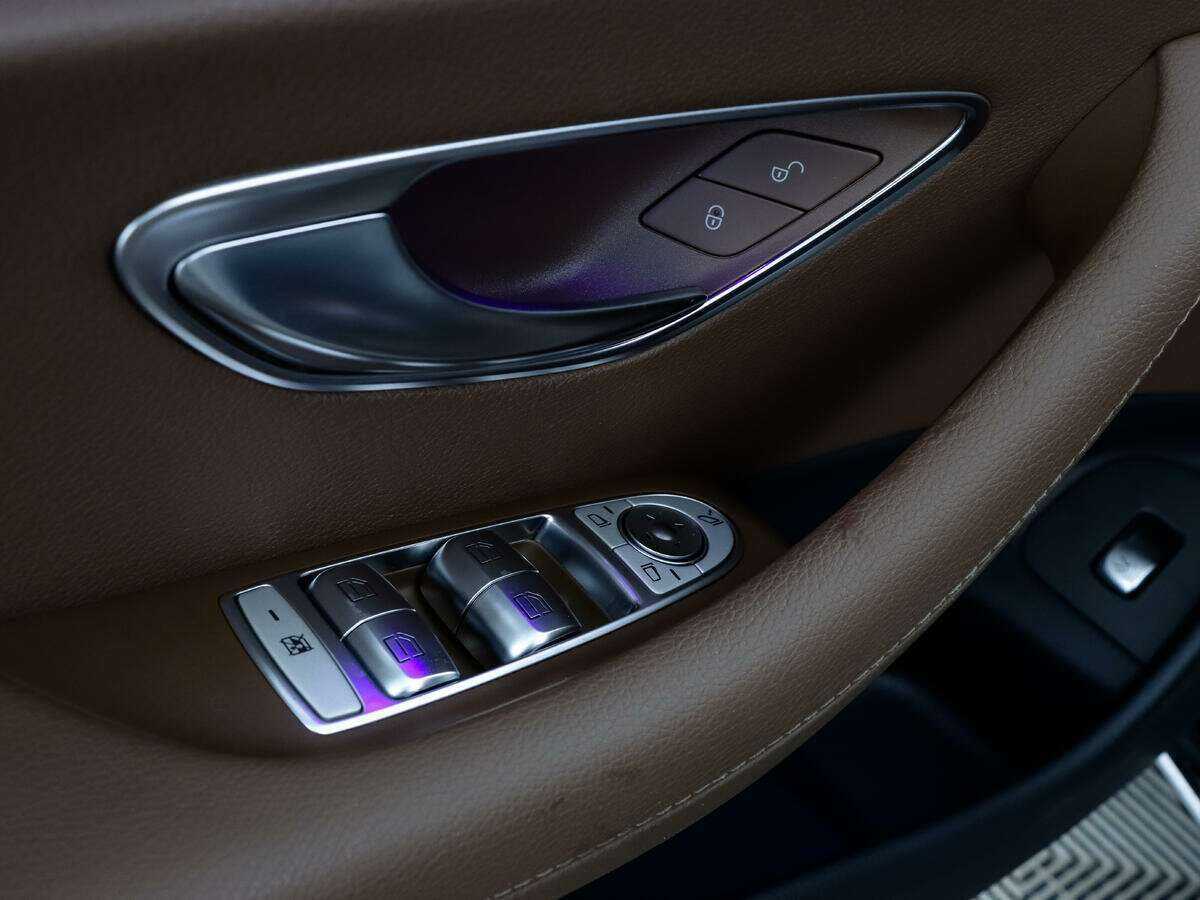 Б/У Мерседес-Бенц Е-Класс 2016 года. Фото: #16