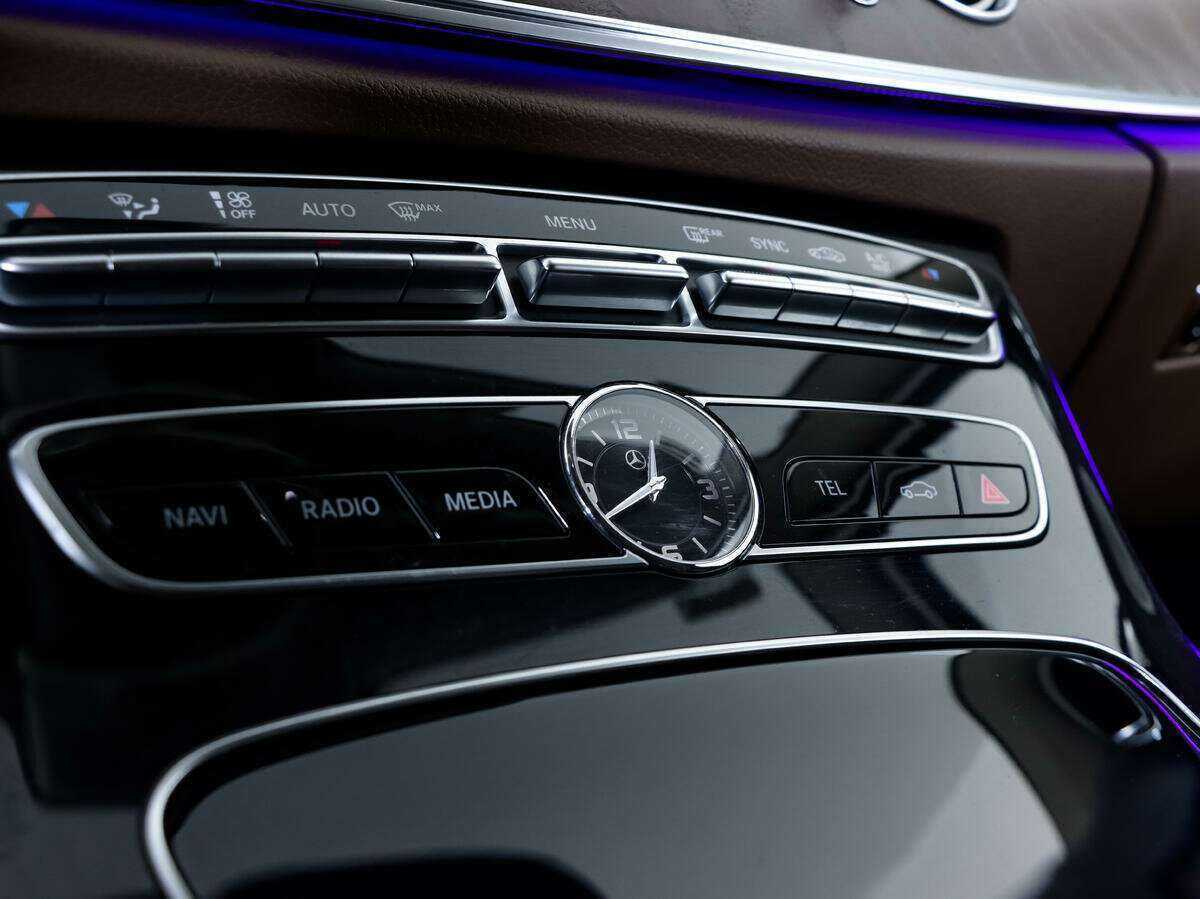 Б/У Мерседес-Бенц Е-Класс 2016 года. Фото: #18