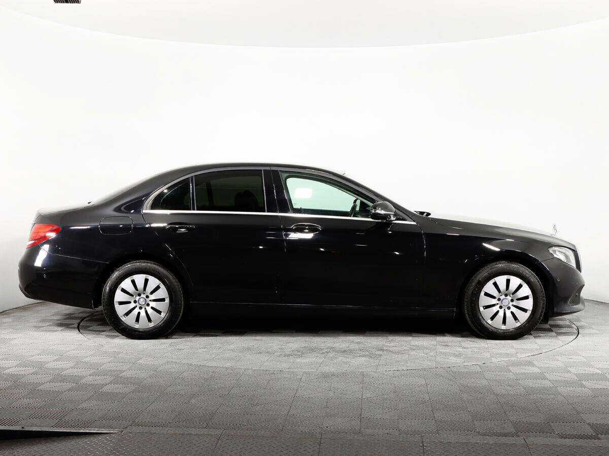 Б/У Мерседес-Бенц Е-Класс 2016 года. Фото: #3