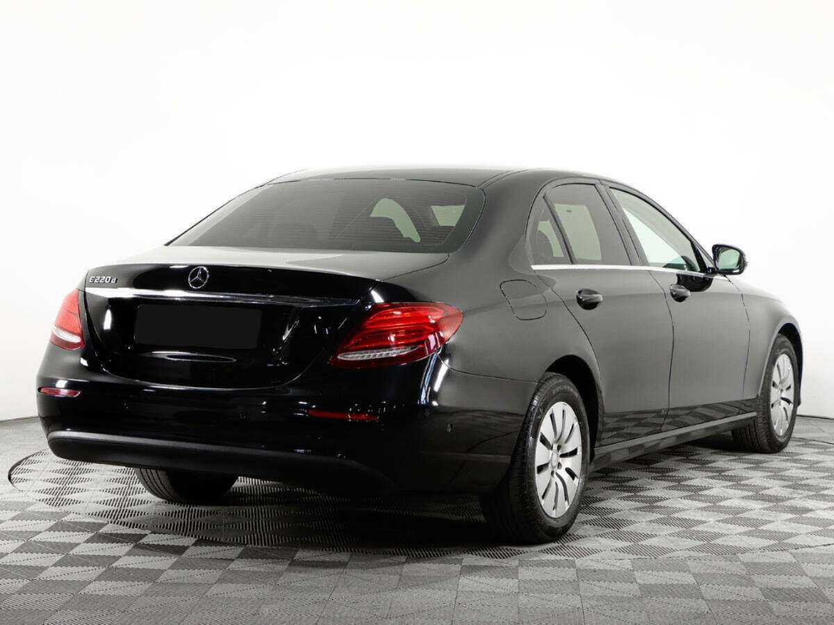 Б/У Мерседес-Бенц Е-Класс 2016 года. Фото: #4