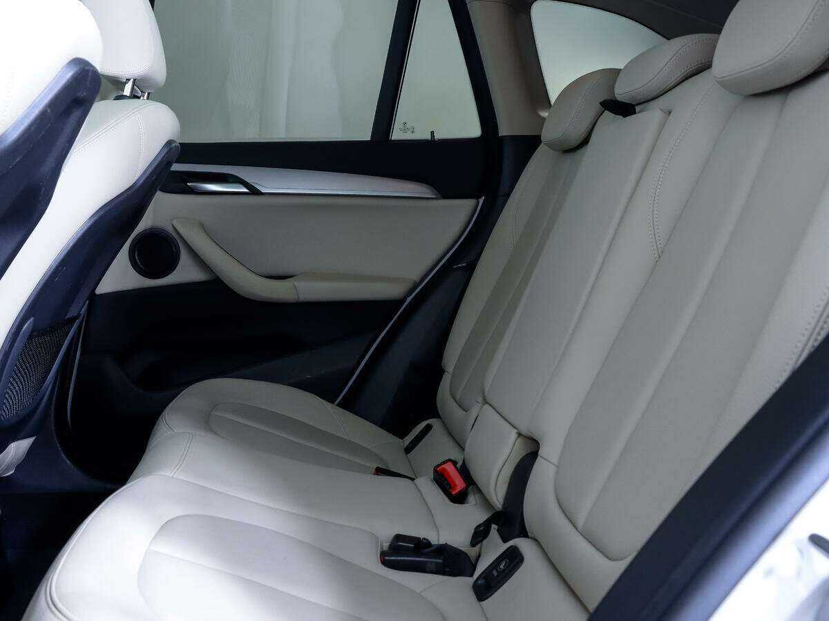 Б/У БМВ Икс1 2019 года. Фото: #10