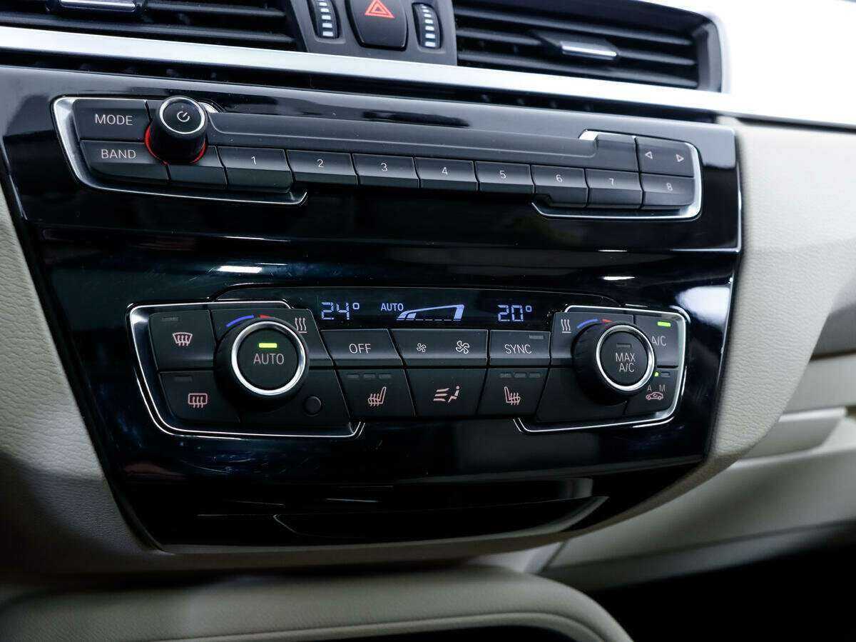 Б/У БМВ Икс1 2019 года. Фото: #13