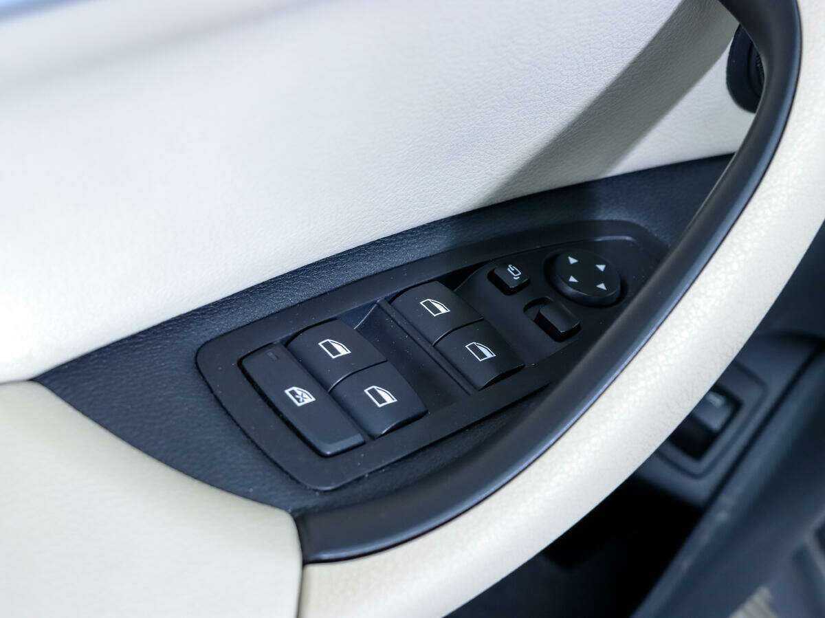 Б/У БМВ Икс1 2019 года. Фото: #14