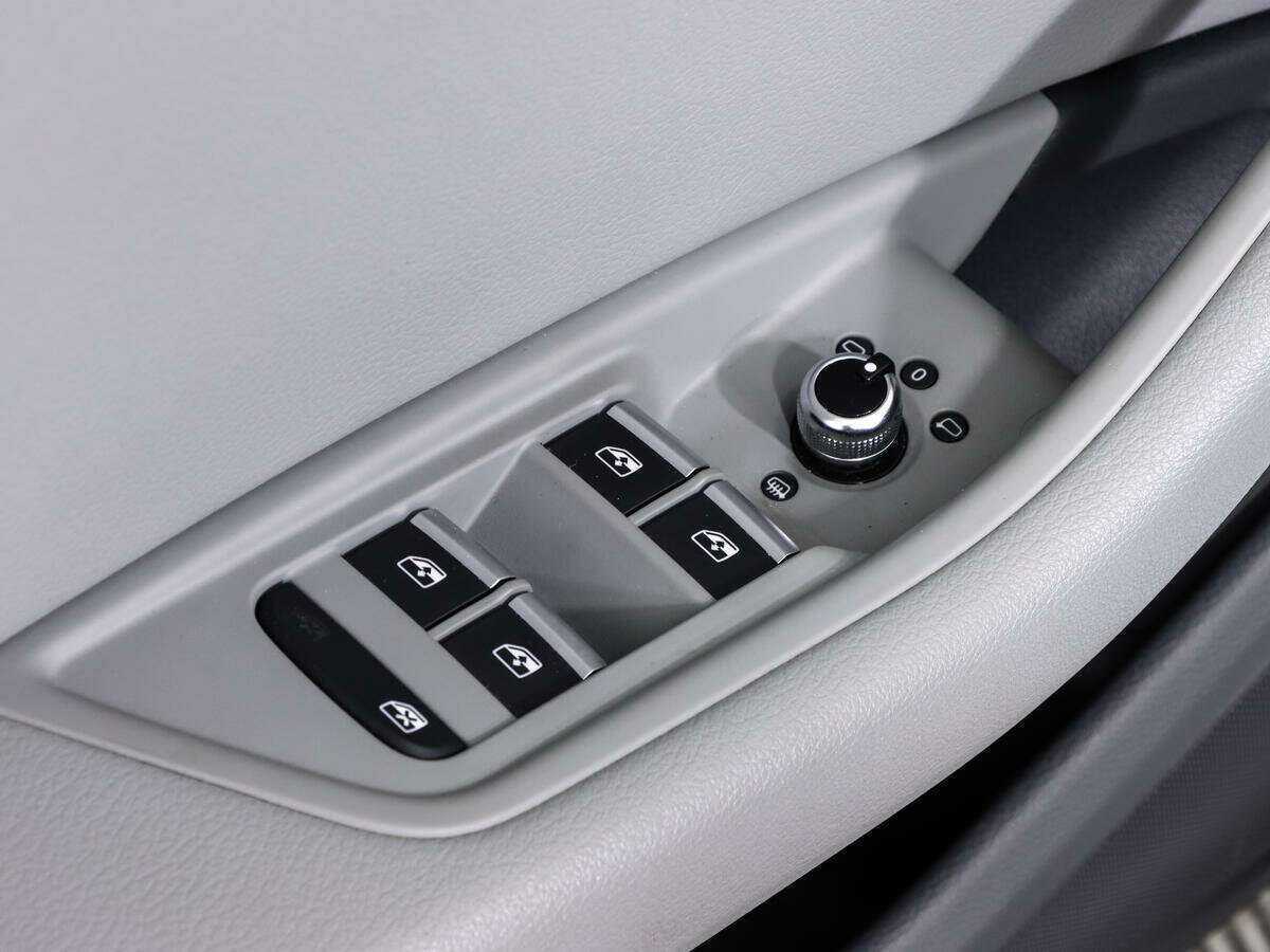 Б/У Ауди А4 2019 года. Фото: #15