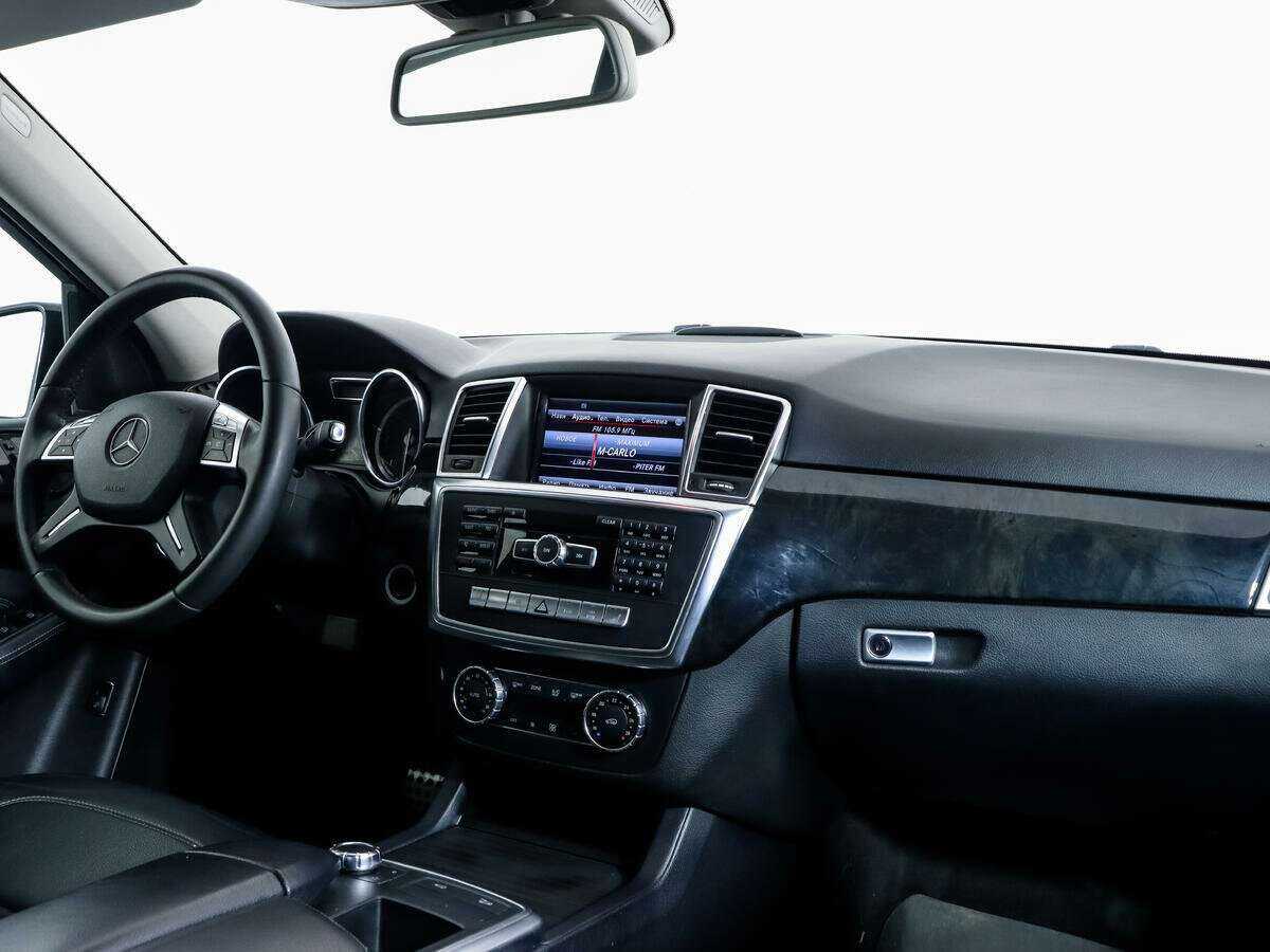Б/У Мерседес-Бенц М-Класс 2012 года. Фото: #8