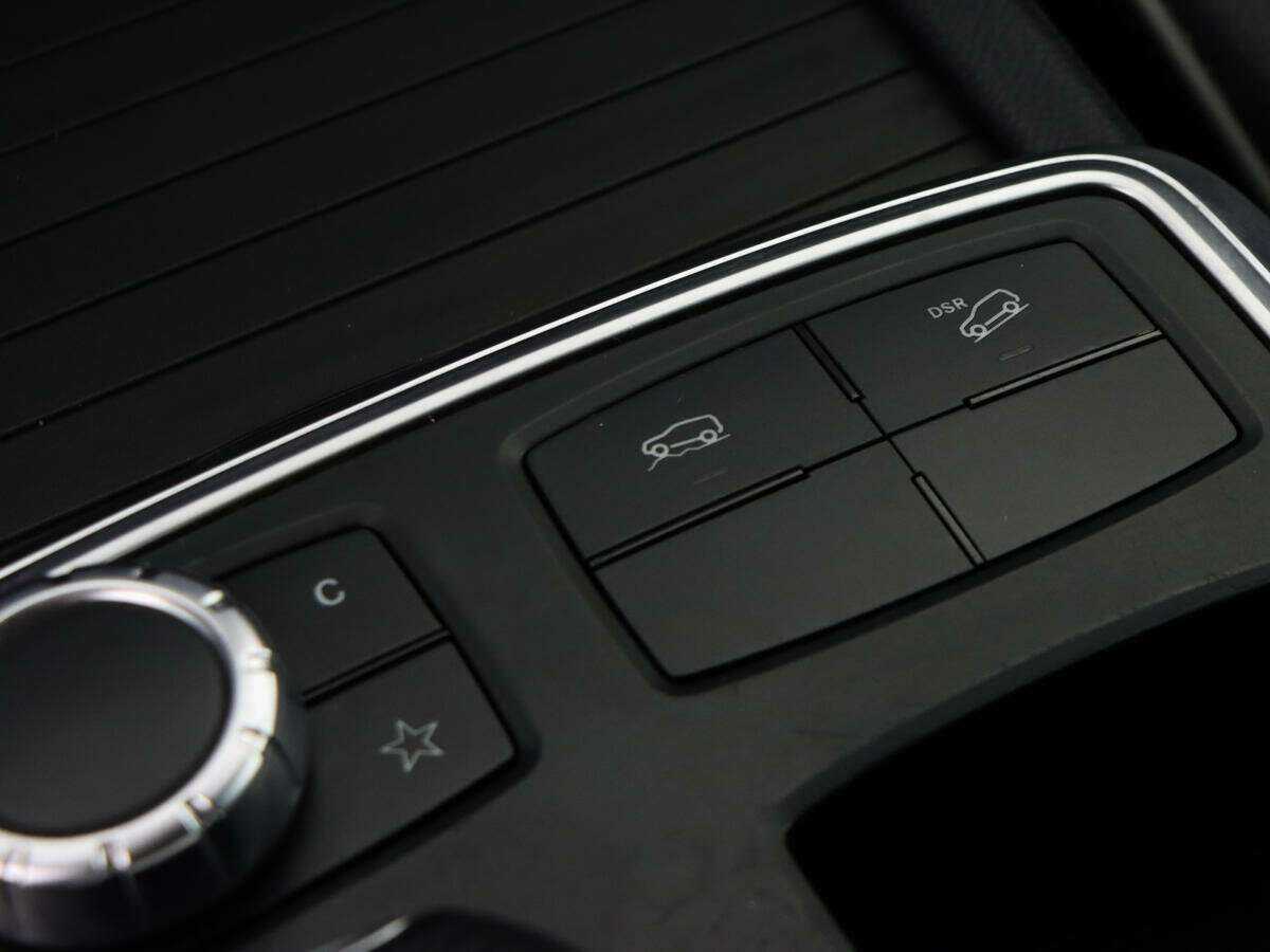 Б/У Мерседес-Бенц М-Класс 2012 года. Фото: #11