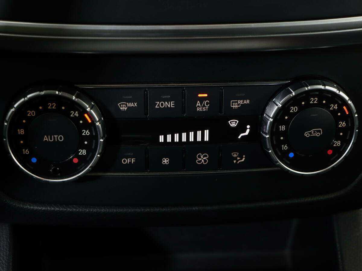 Б/У Мерседес-Бенц М-Класс 2012 года. Фото: #12