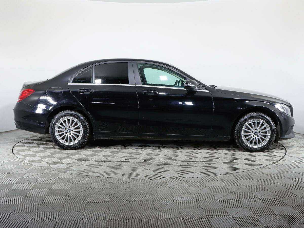 Б/У Мерседес-Бенц Ц-Класс 2018 года. Фото: #3