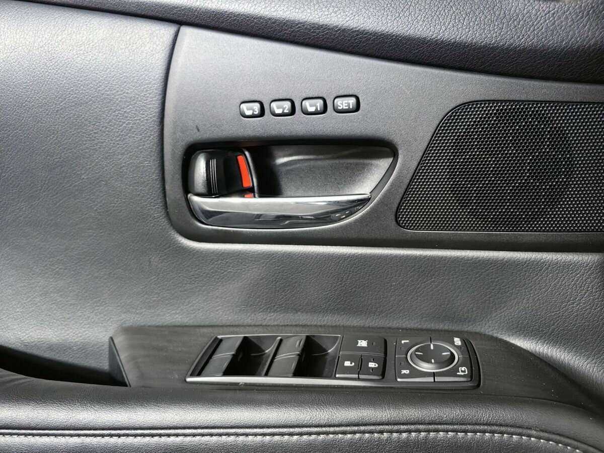 Б/У Лексус Р-Икс 2012 года. Фото: #16