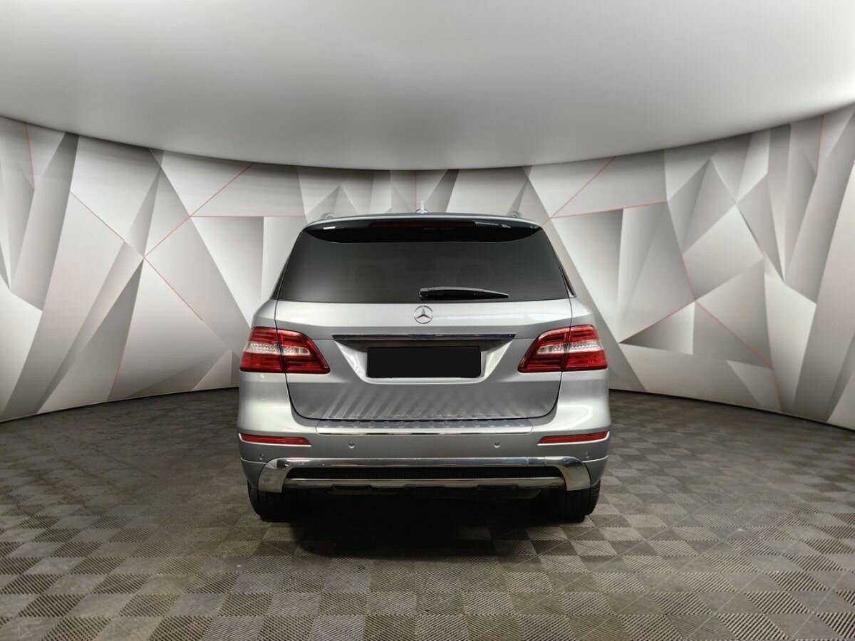 Б/У Мерседес-Бенц М-Класс 2014 года. Фото: #7