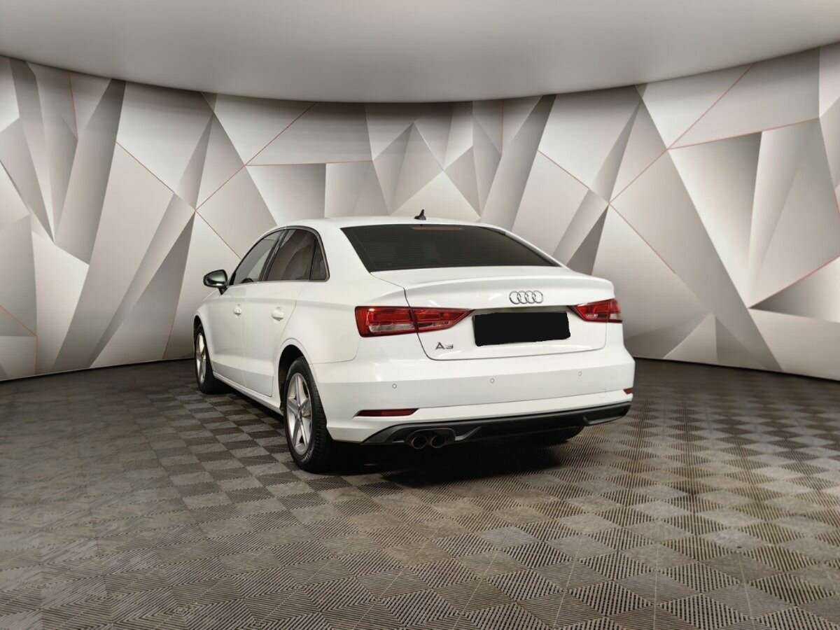 Б/У Ауди А3 2019 года. Фото: #3