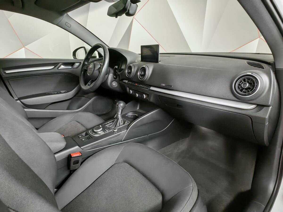 Б/У Ауди А3 2019 года. Фото: #8