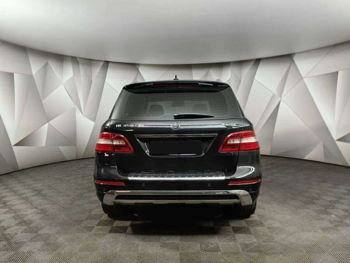 Б/У Мерседес-Бенц М-Класс 2013 года. Фото: #7