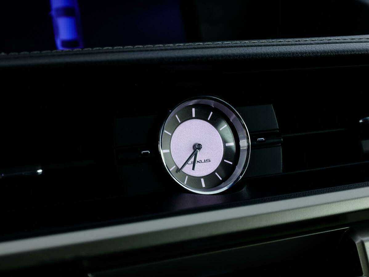 Б/У Лексус ЕС 2017 года. Фото: #19