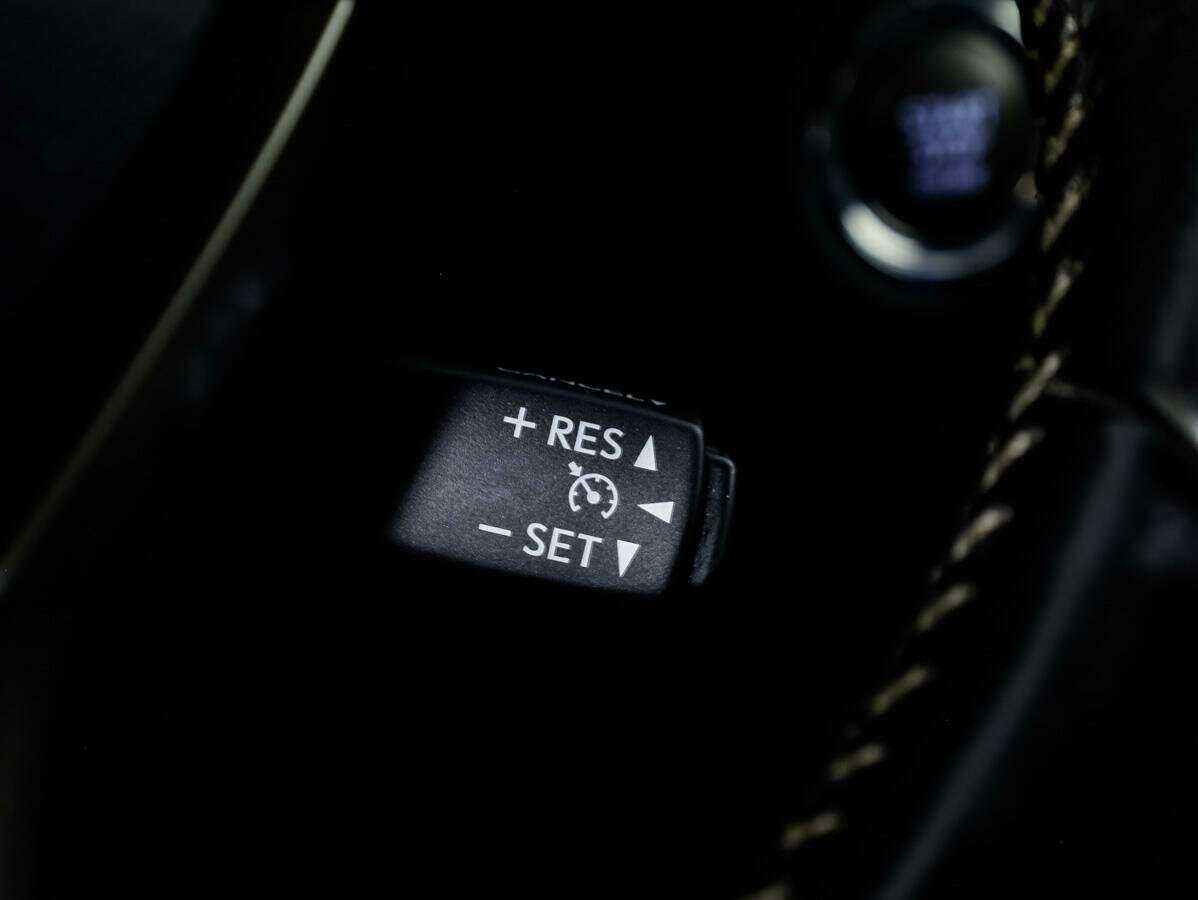 Б/У Лексус ЕС 2017 года. Фото: #26