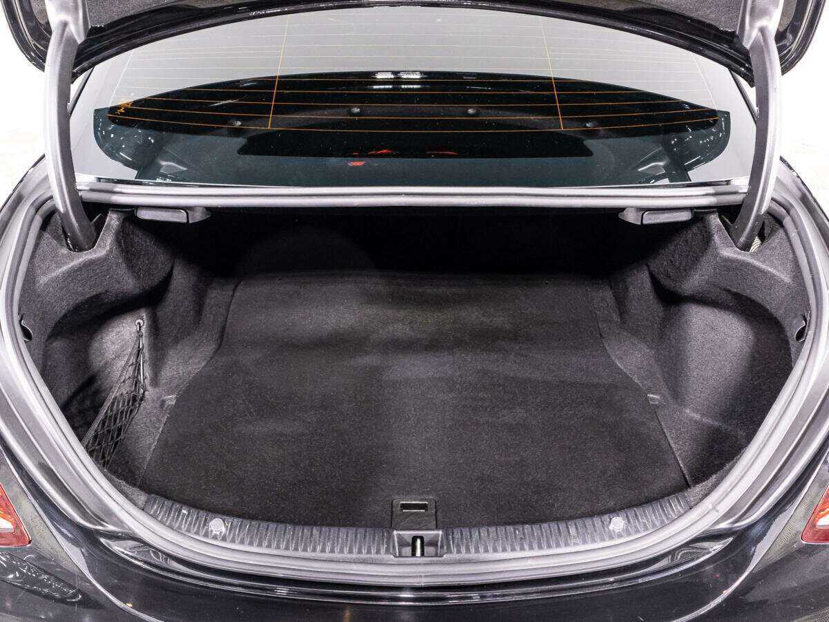 Б/У Мерседес-Бенц Ц-Класс 2018 года. Фото: #14