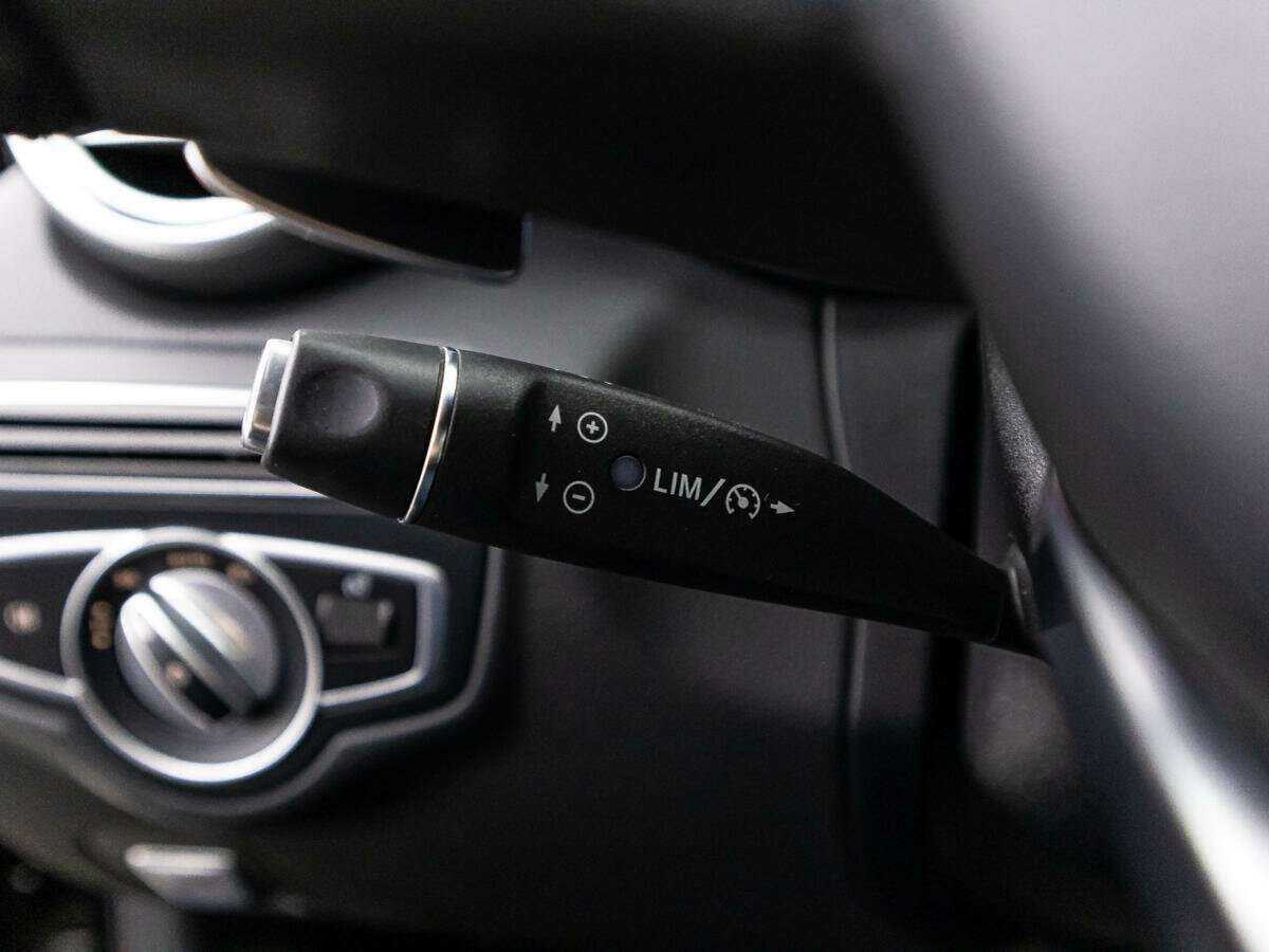 Б/У Мерседес-Бенц Ц-Класс 2018 года. Фото: #19