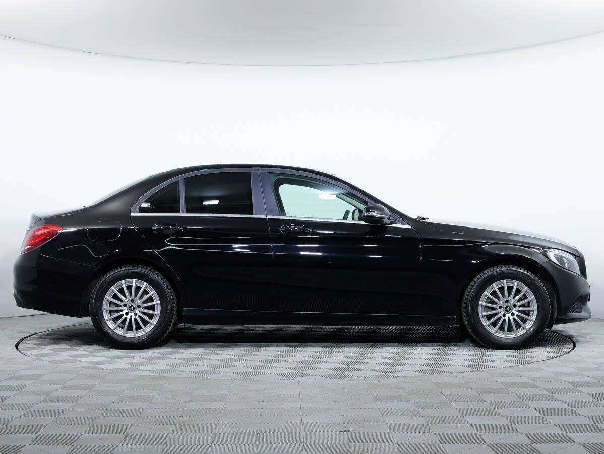 Б/У Мерседес-Бенц Ц-Класс 2018 года. Фото: #2