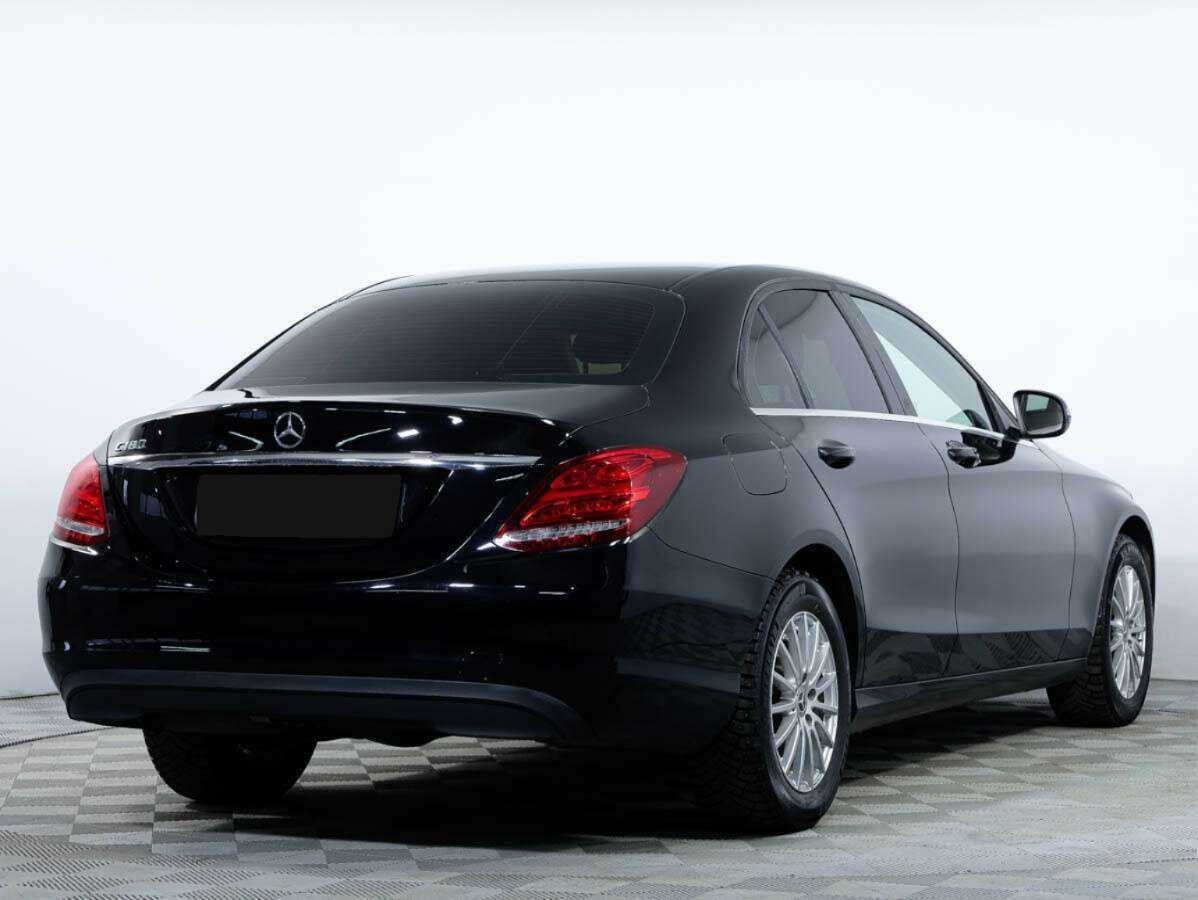 Б/У Мерседес-Бенц Ц-Класс 2018 года. Фото: #3