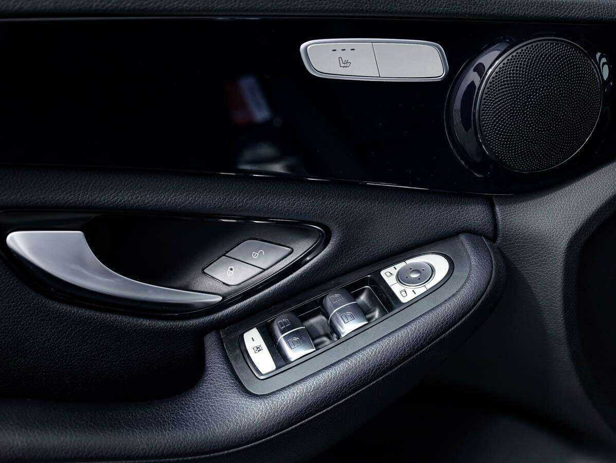 Б/У Мерседес-Бенц Ц-Класс 2018 года. Фото: #17