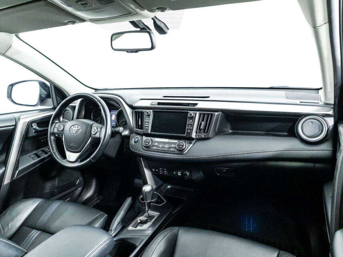 Б/У Тойота Рав4 2018 года. Фото: #8