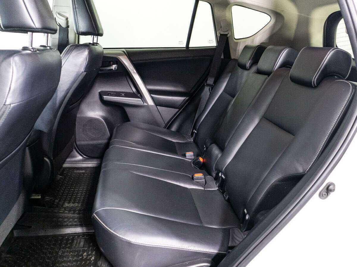 Б/У Тойота Рав4 2018 года. Фото: #9