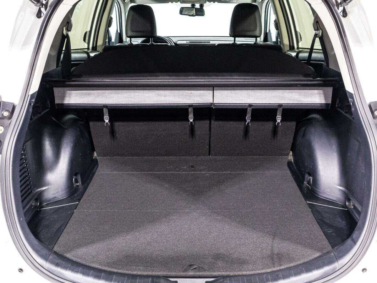 Б/У Тойота Рав4 2018 года. Фото: #14