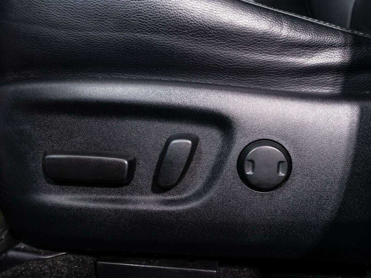 Б/У Тойота Рав4 2018 года. Фото: #16