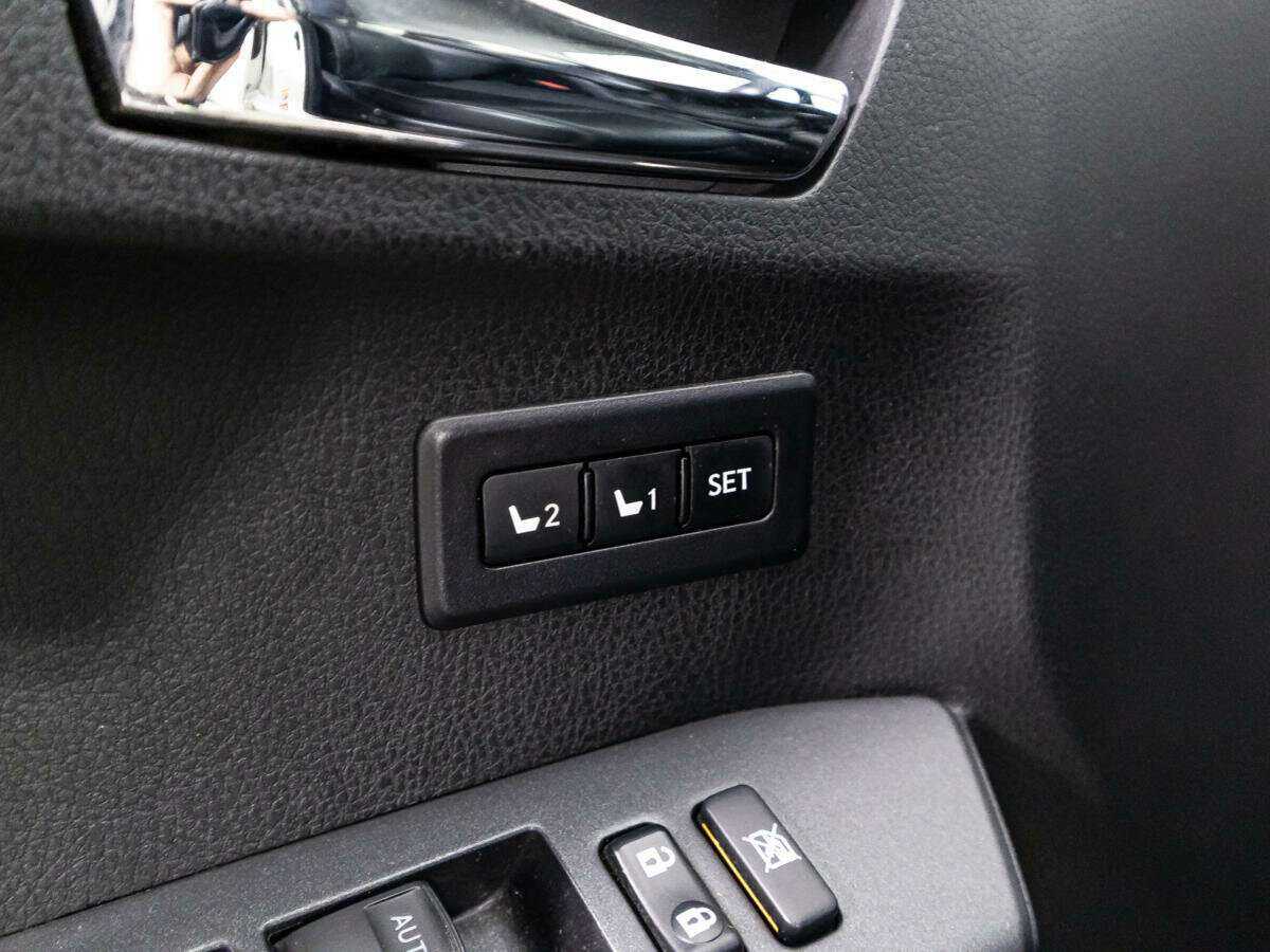 Б/У Тойота Рав4 2018 года. Фото: #17