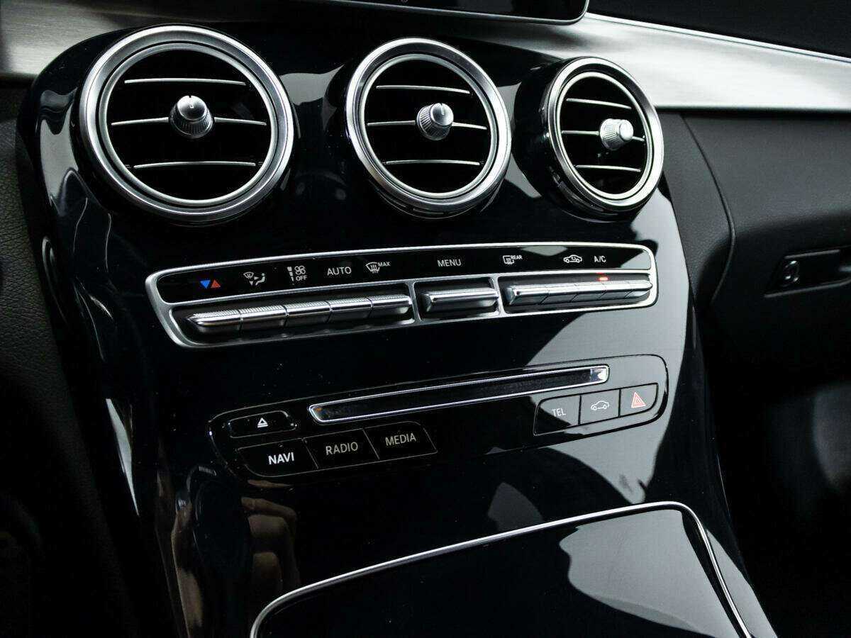 Б/У Мерседес-Бенц Ц-Класс 2017 года. Фото: #17