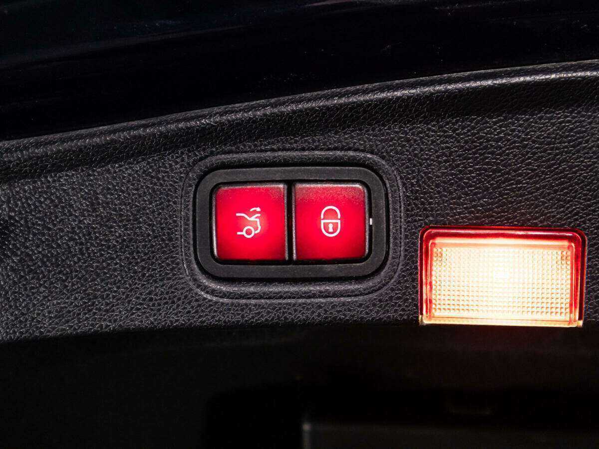 Б/У Мерседес-Бенц Ц-Класс 2017 года. Фото: #14