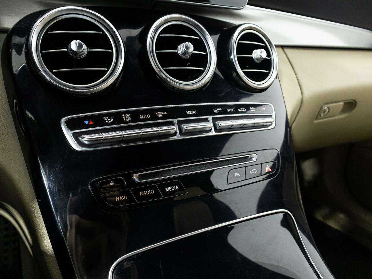 Б/У Мерседес-Бенц Ц-Класс 2017 года. Фото: #16