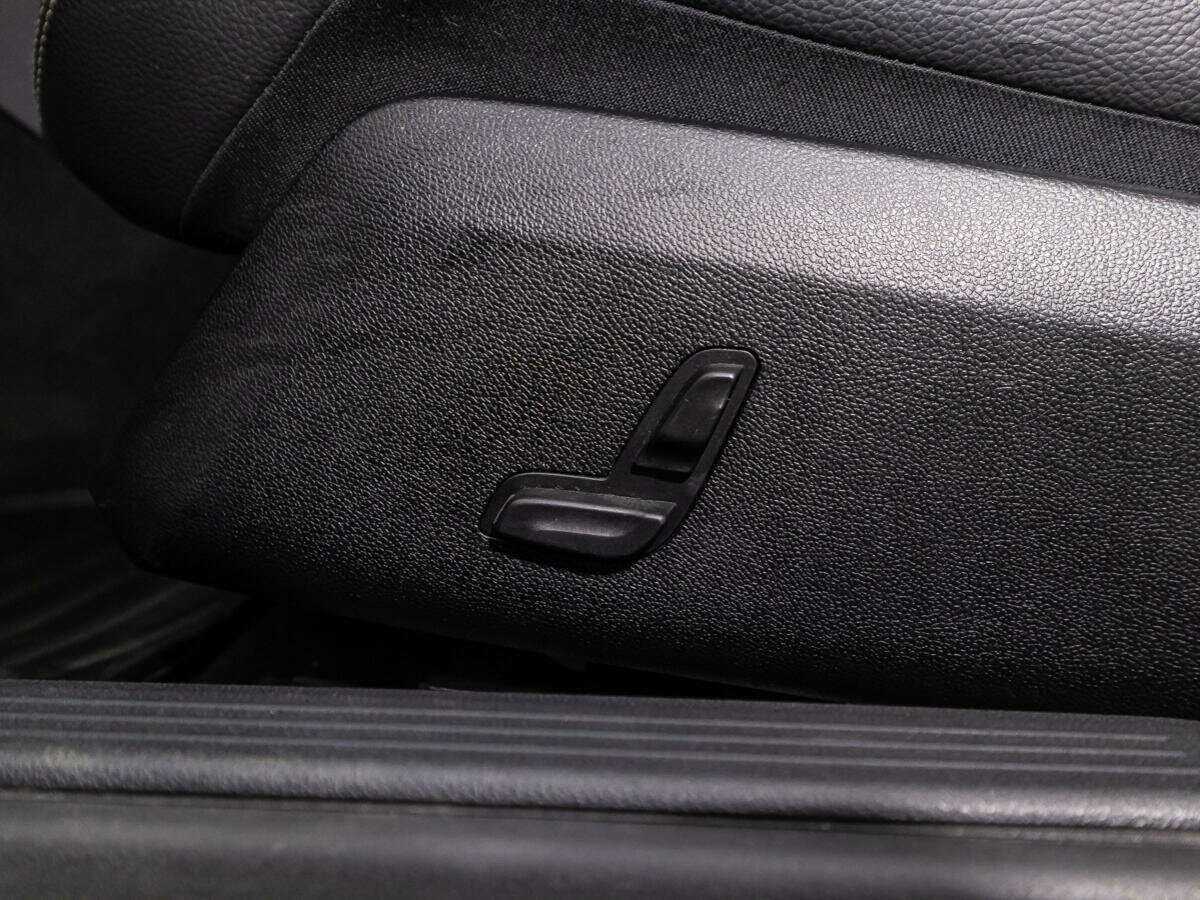 Б/У Мерседес-Бенц Е-Класс 2015 года. Фото: #14