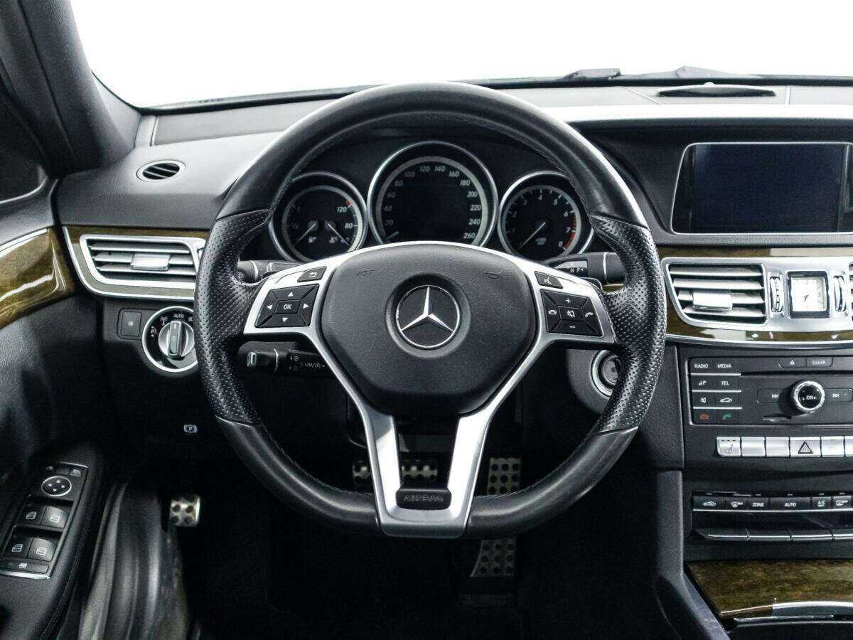 Б/У Мерседес-Бенц Е-Класс 2015 года. Фото: #17