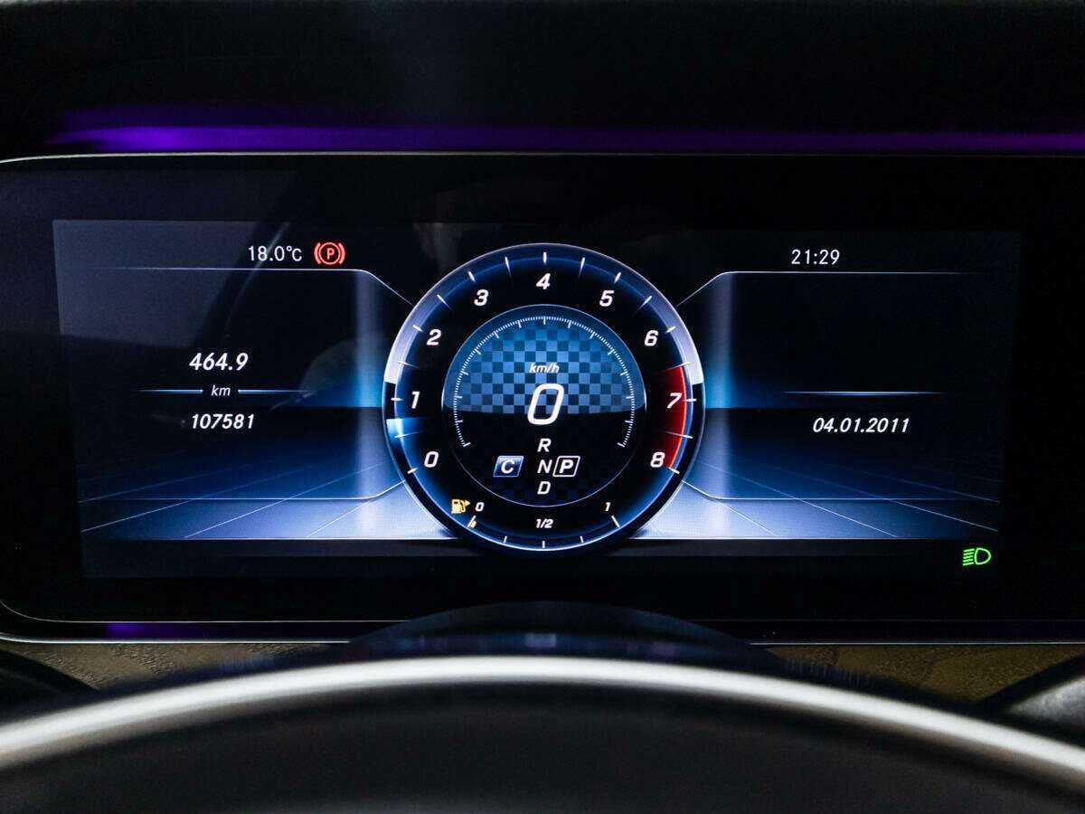 Б/У Мерседес-Бенц Е-Класс 2017 года. Фото: #11