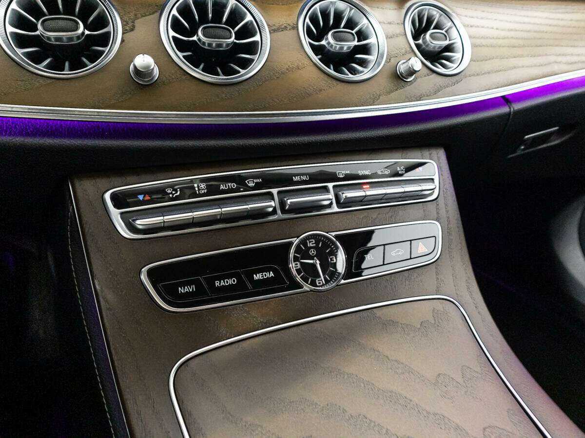 Б/У Мерседес-Бенц Е-Класс 2017 года. Фото: #15