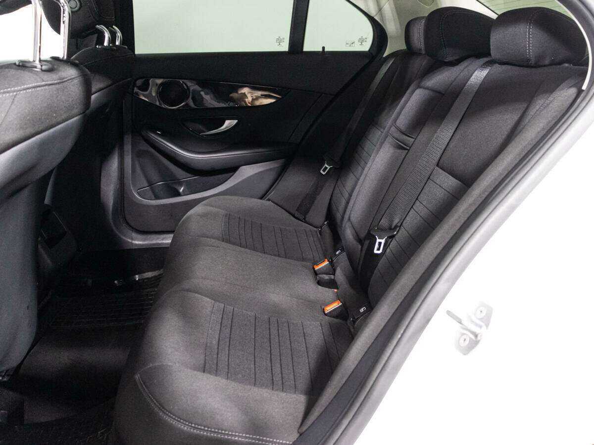 Б/У Мерседес-Бенц Ц-Класс 2019 года. Фото: #9