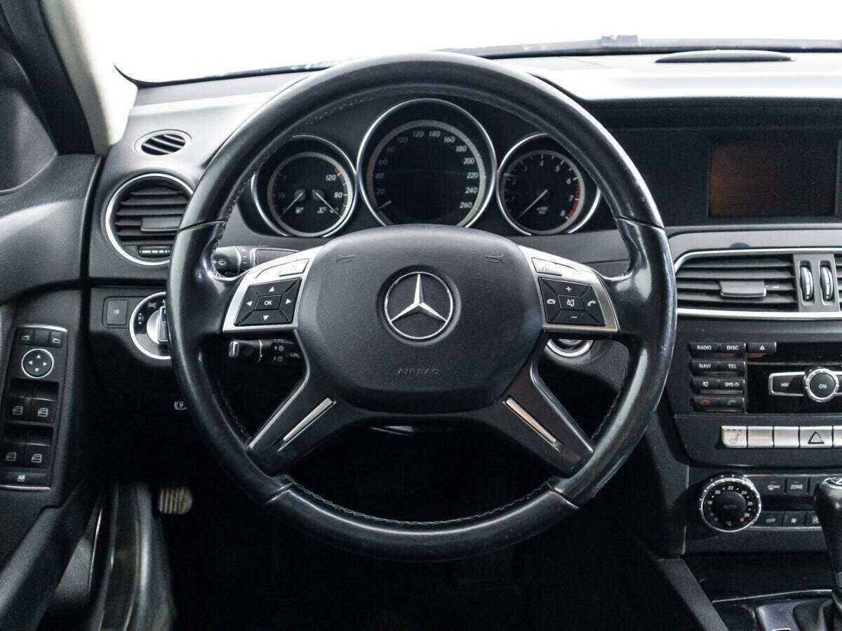 Б/У Мерседес-Бенц Ц-Класс 2012 года. Фото: #15