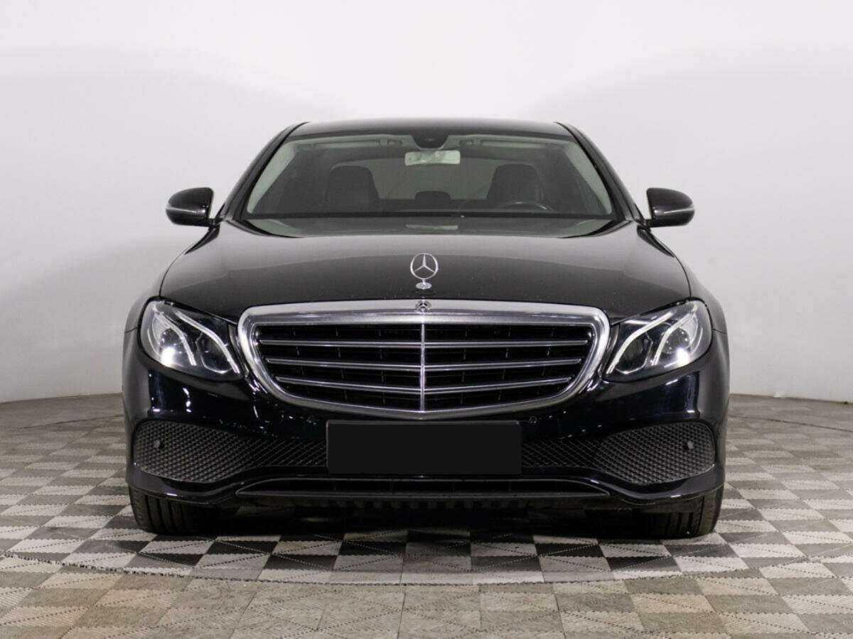 Б/У Мерседес-Бенц Е-Класс 2019 года. Фото: #1