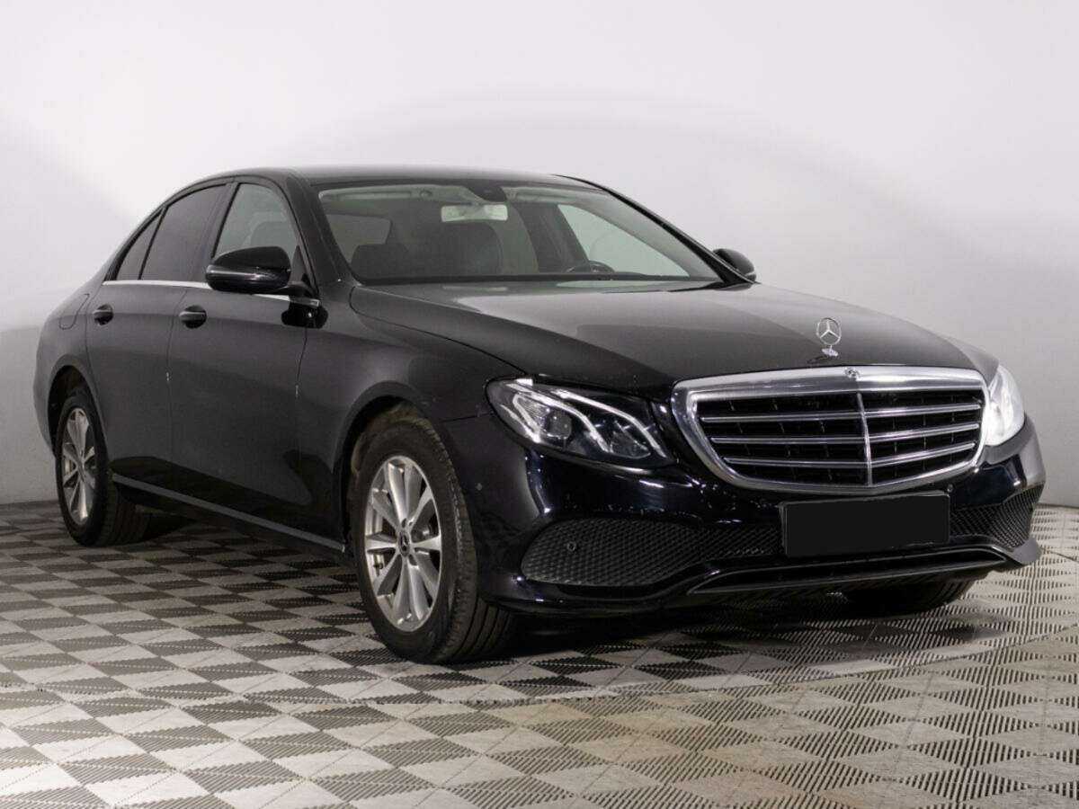 Б/У Мерседес-Бенц Е-Класс 2019 года. Фото: #2
