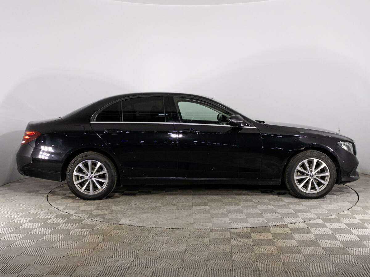 Б/У Мерседес-Бенц Е-Класс 2019 года. Фото: #3